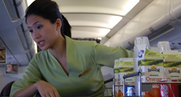 Banning Alcoholic Beverages on Flights Is (Still) a Really Bad Idea