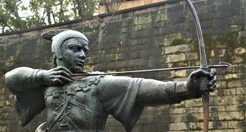 Robin Hood, Dr. Christopher Syn, and the Real Economic Lesson of These Fictional English Outlaws
