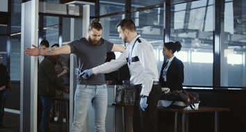 Por qué no deberíamos celebrar que la TSA emplee a 47.000 trabajadores